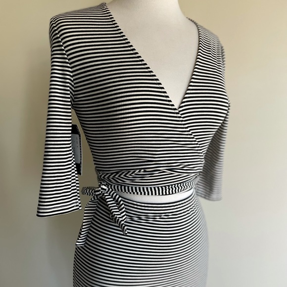 Skylar + Madison Dresses & Skirts - Skylar + Madison black and white strip stretch rockabilly dress pencil bodycon L